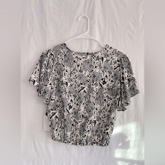 ASTR the Label Black White Collage Floral Print Surplice Blouse Top Size XS - Picture 9 of 12